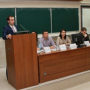Студенты на ярмарке вакансий